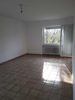 Attraktive 4-Zimmer-Wohnung mit Balkon und EBK in Bruchsal