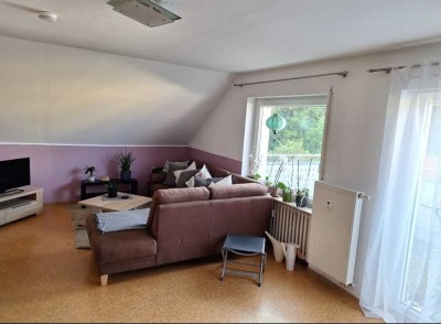 Exklusive, sanierte 2-Zimmer-DG-Wohnung mit EBK in Röthlein