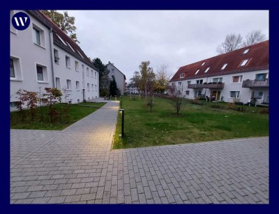 Nur noch einziehen! Helle 2 Zimmer-Wohnung mit Einbauküche + Tageslichtbad mit Wanne + Abstellraum