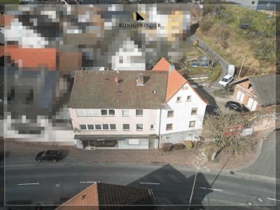 Neuer Vermieter gesucht: Vier Wohnungen u. einen kl. Laden, Garagen in drei Gebäude auf gr. Grundst.