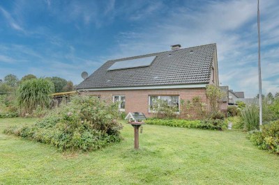 Einfamilienhaus mit massig Platz! Solaranlage, Garage, Wintergarten und vieles mehr!