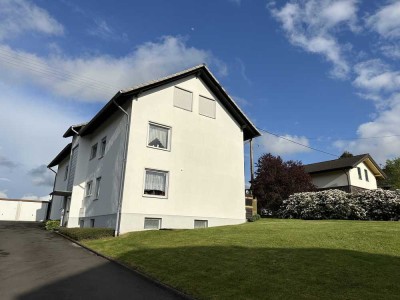 Schöne, großräumige 1 Zimmer-DG-Wohnung in gepflegtem 6-Parteienhaus in Fluterschen