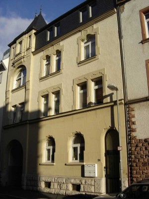 3-Zimmer-Erdgeschosswohnung in Stilaltbau