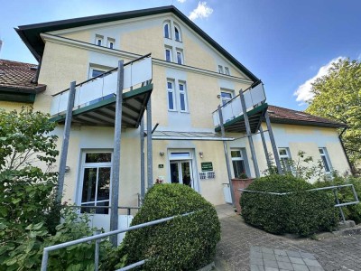 1 FeWo von 15 im Herrenhaus mit Charme und Potenzial * Barrierefreie FeWo * Balkon * Parkplatz *