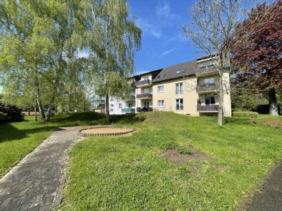 Landleben tut gut und ist günstig! Geräumige, moderne 2-Raum-Wohnung mit Balkon