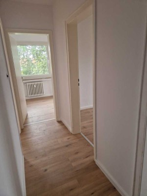 Erstbezug nach Sanierung mit Balkon: Ansprechende 4-Raum-Wohnung in Swisttal