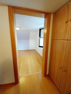 Ruhige neurenovierte 2-Zimmer Wohnung in Regenstauf