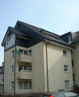 Top-moderne DG-Maisonette-Wohnung mit riesigem Studio und Loggia in der nördlichen Gartenstadt