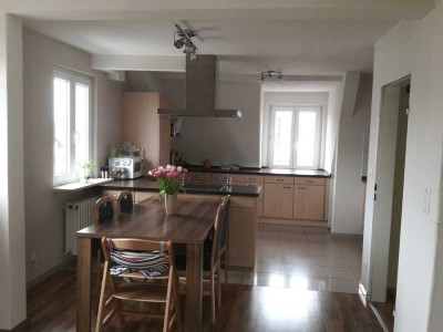 Helle 4-Zimmer Maisonette-Wohnung mit kleinem Garten