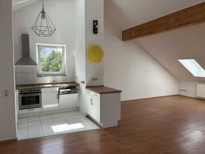 Provisionsgreie großzügige 2 Zimmerwohnung mit Ausblick direkt am Waldrand gelegen