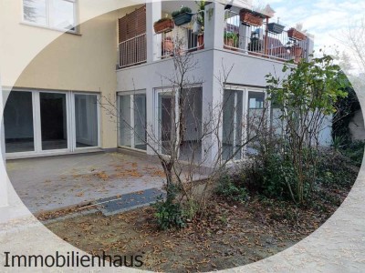 Große Wohnküche! EG-Wohnung mit viel Platz und schöner Terrasse! Fbh.-Heizung! TGL-Bad!
