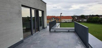 Ganz oben! Penthouse mit 3 Zimmern und umwerfender Dachterrasse, mit Tiefgarage