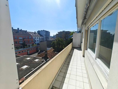 Zwei-Zimmer-Wohnung mit großem Balkon in zentraler Lage von Singen