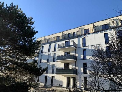 Neubau mit EBK und Süd-Ost Balkon: ruhige 2-Zimmer-Wohnung in Berlin-Süd mit schönem Ausblick