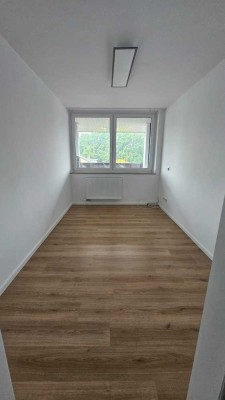 Erstbezug nach Sanierung: 4-Zi.-Wohnung mit Balkon in Bocholt