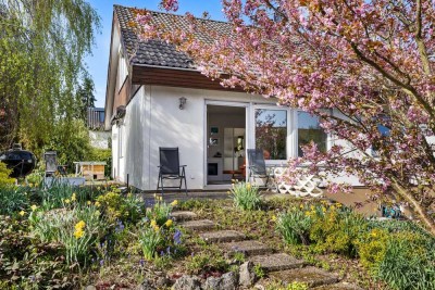 Haus mit Weitblick: Ruhige Lage, viel Platz und Wohlfühlcharakter