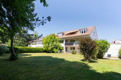 Außergewöhnliche Erdgeschoss-Wohnung mit großem Garten in sehr ruhiger Lage