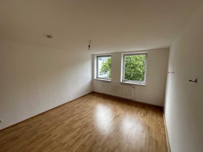 Helle 3 Zimmer Wohnung,  Aschaffenburg Stadtmitte, renoviert, Balkon, mit Blick auf die Stadthalle