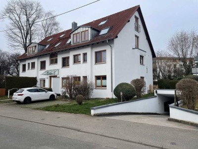 Schöne 2-Zimmer Wohnung mit Balkon und Tiefgarage