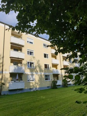 rentabel vermietet! ruhige, sonnige 3 Zimmer-Wohnung mit Balkon