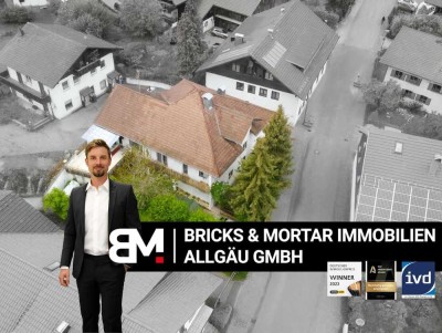 Zweifamilienhaus mit Entwicklungspotenzial in Oy-Mittelberg