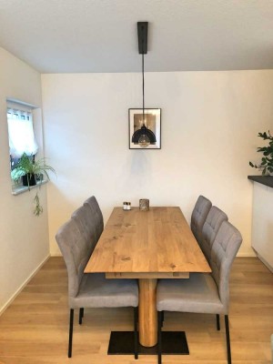 Freundliche 4-Zimmer-Penthousewohnung mit Balkon und Einbauküche