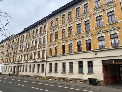 Vermietung nach Sanierung im 1.OG mit Wanne, Balkon, neuen Böden