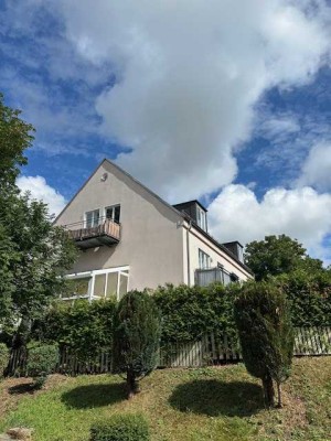 Schöne 3-Zimmer Maisonette-Wohnung mit Wintergarten, Terrasse, eigenem Garten und Hobbyraum in natur