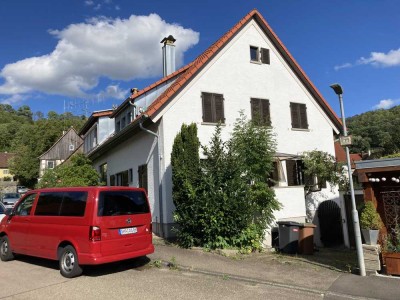 Günstige Doppelhaushälfte mit schönem Garten