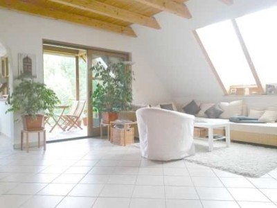 Helle Dachgeschosswohnung mit Galerie in Traumlage an der Würm – ideal für 2 Personen