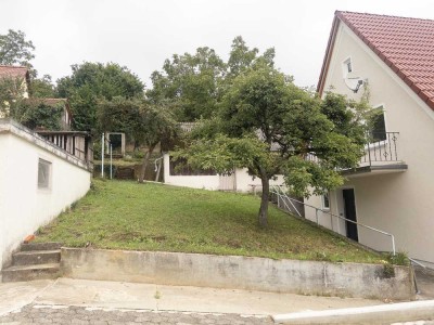 Erstbezug nach Sanierung - 3 ZKB mit großem Garten in 86655 Harburg