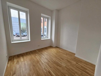 Wohnen in einer Denkmalimmobilie + inkl. Balkon + Parkett + Bad mit Walk-In Dusche + SP