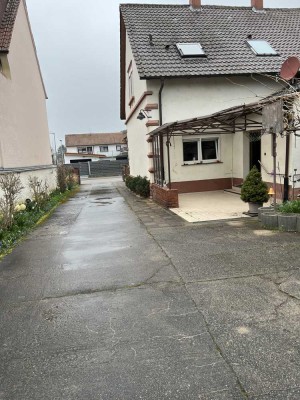 Gepflegtes 1-2 Familienhaus in zentraler Lage