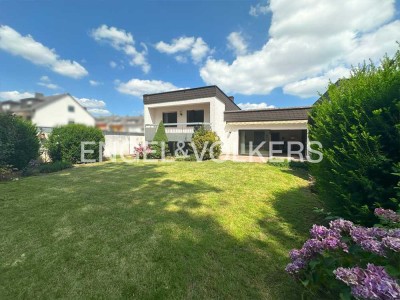 Reihenendhaus im Split-Level-Stil mit Garten und Garage in ruhiger Lage von Koblenz-Neuendorf