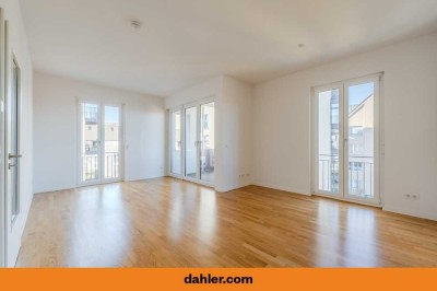 Light-flooded condominium with water views in Potsdam's Speicherstadt district