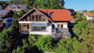 RESERVIERT-Großzügiges Mehrgenerationen-3-Parteien-Haus in ruhiger Ortsrandlage mit Panoramaausblick