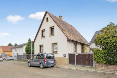 Kapitalanlage in ruhiger Wohngegend: Vermietetes Einfamilienhaus mit Garten in Jöhlingen