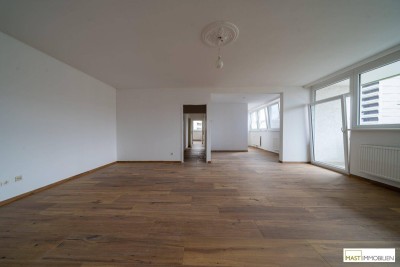 Sanierte 3-Zimmer-Wohnung mit großzügiger Loggia &amp; Fernblick – Spitalgasse 1, Wiener Neustadt