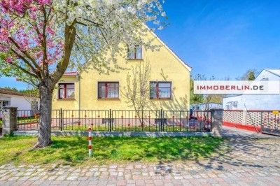 IMMOBERLIN.DE - Sehr gepflegtes Einfamilienhaus & Nebengebäude für Gewerbe in angenehmer Lage