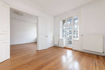 Traumhafte Altbauwohnung mit zwei Balkonen im Herzen Eimsbüttels! ++courtagefrei++