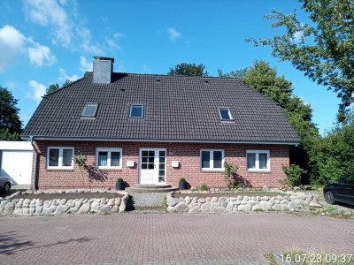 3,5 Zi-DG Wohng. Zweifamilienhaus in IZ -ruhige Lage im Neubaugebiet, gepflegt mit Fußbodenheizung