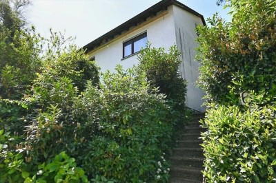 Bezugsfreies 3-Familienhaus in zentraler Hanglage
