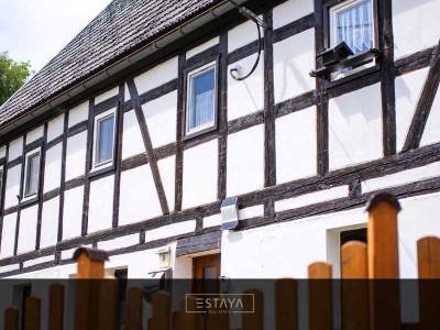 Familienfreundliches, teilsaniertes Fachwerkhaus – Jetzt mit bis zu 20% Förderunterstützung!
