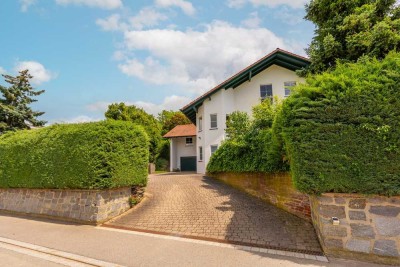 *Hochwertiges Mehrfamilienhaus mit 4 Wohneinheiten für Kapitalanleger*