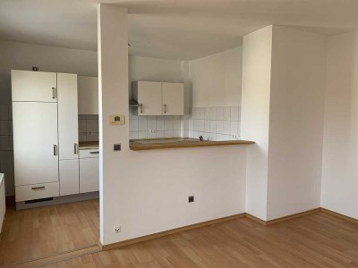 Kapitalanleger bevorzugt - Schöne und modernisierte 2-Zimmer-Wohnung mit EBK in Nürnberg
