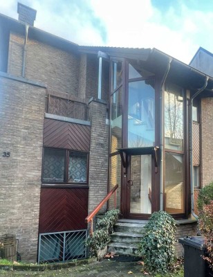 Schöne 5-Zimmer-Maisonette mit eigenem Glaseingang & Terrasse in ruhiger Ruhrort-Lage!