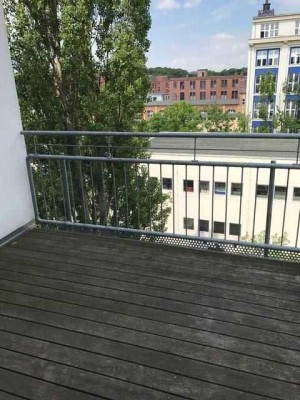 *** Günstige 1-Zimmer mit EBK, Aufzug, Balkon und Wannenbad in Uninähe!! ***