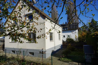 Freistehendes Einfamilienhaus in ruhiger Lage mit Garten in Düsseldorf-Gerresheim