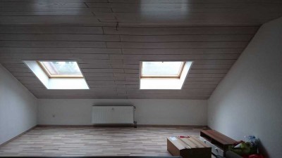 Helle 2-Zimmer-Dachgeschosswohnung inkl. Einbauküche