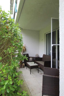 2 Zi-Whg. mit Terrasse und Tiefgaragenplatz, auch WG geeignet.